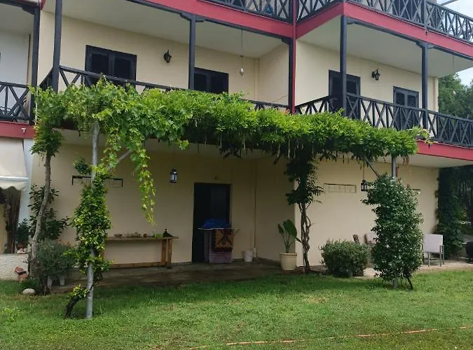 Karpetis A Paradise Psakoudia