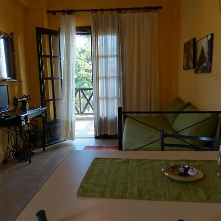 Karpetis A Paradise Daire *