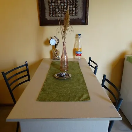 Karpetis A Paradise Daire