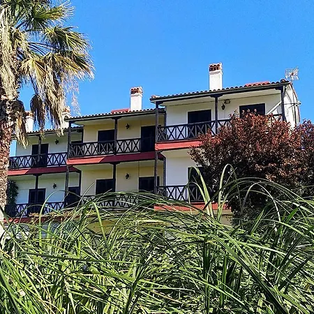 Daire Karpetis A Paradise *