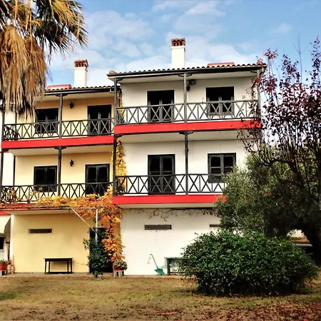 Daire Karpetis A Paradise *